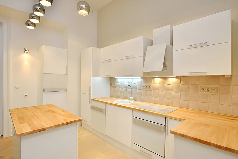 custom kitchen cabinets Richmond Hill with fast delivery and warranty