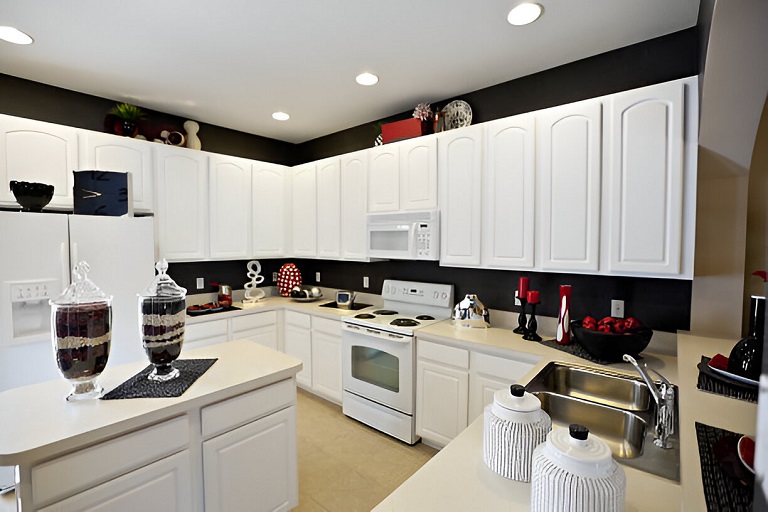 Custom cabinets in Etobicoke for business, office, and commercial interiors