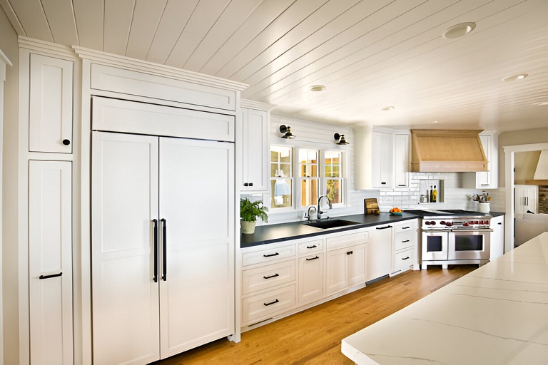 Custom kitchen cabinets in Scarborough with on-time installation and warranty