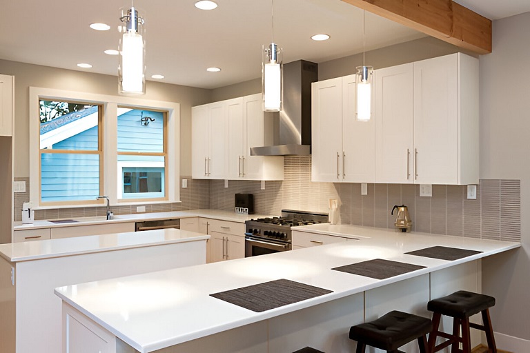Professional custom kitchen cabinets and carpentry services in Oakville homes